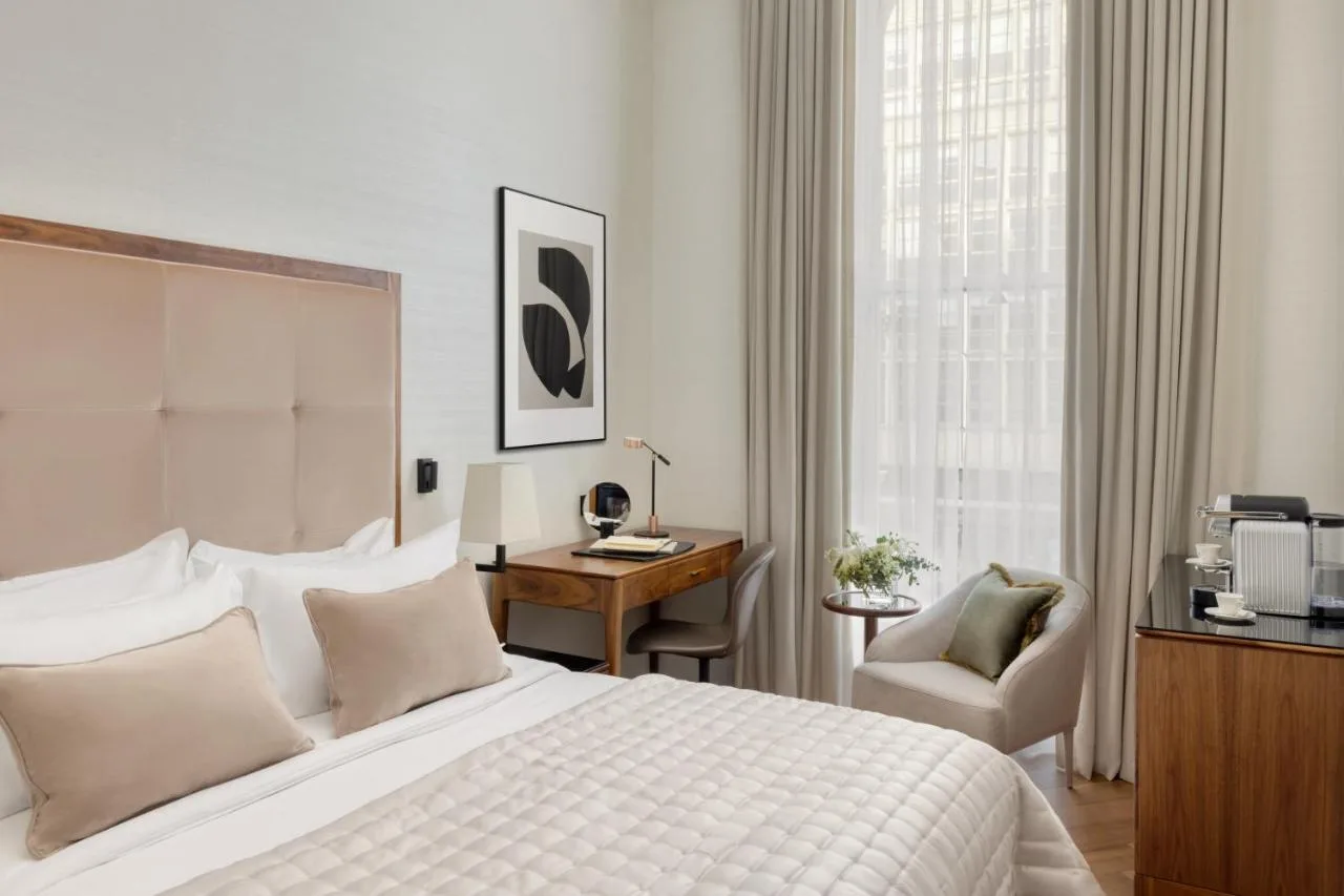 Deluxe Queen Room