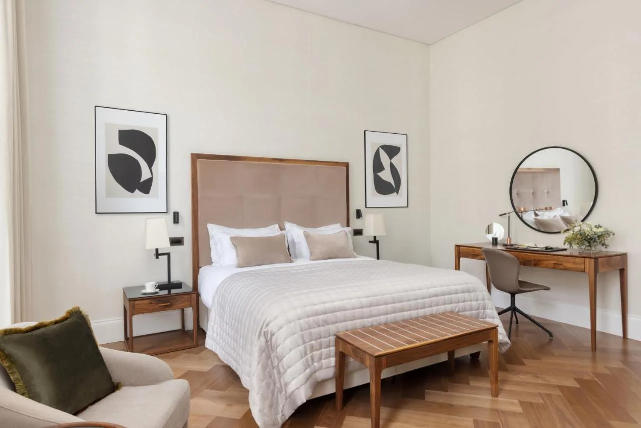 Lower Ground Deluxe Club Room